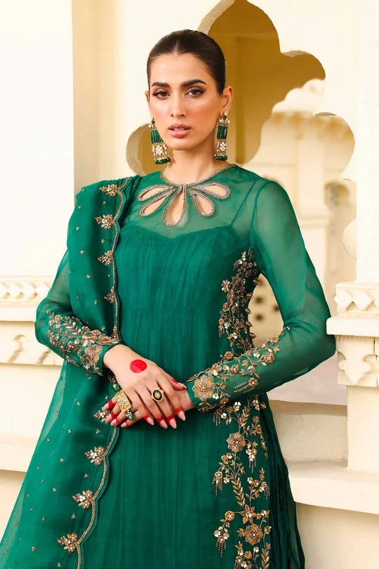 Zamrood Ara Pakistani fashion outfit in green, emerald green tones.